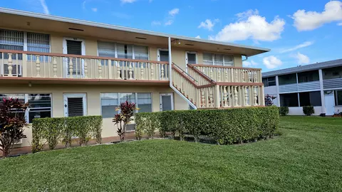 112 Canterbury E, West Palm Beach, FL 33417