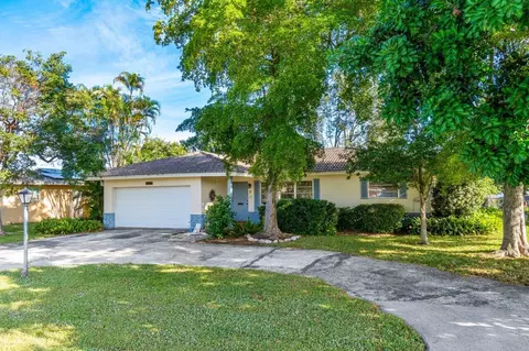 7951 NW 37th Dr, Coral Springs, FL 33065