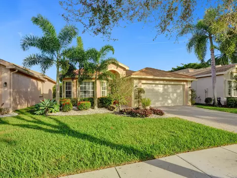 7808 Royal Calais Dr, Lake Worth, FL 33467