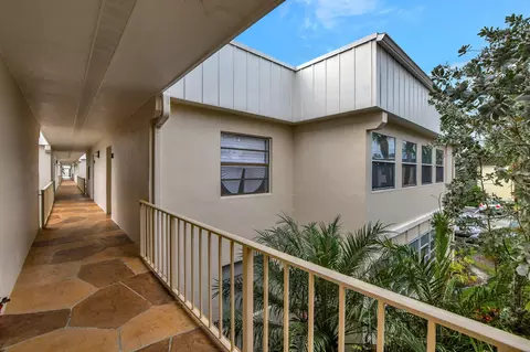 131 Capri C, Delray Beach, FL 33484 photo 3