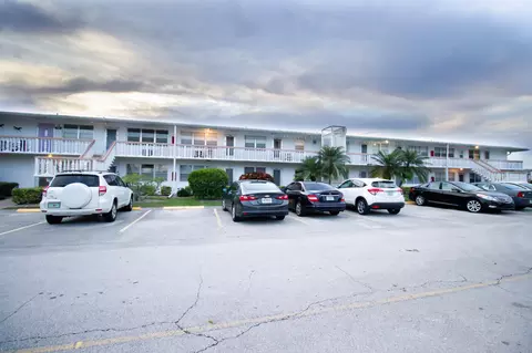 147 Northampton H, West Palm Beach, FL 33417