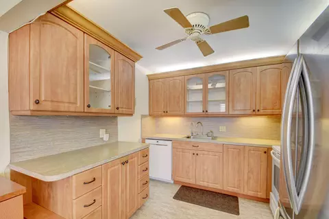 94 Somerset E, West Palm Beach, FL 33417