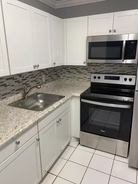 294 Chatham O #294, West Palm Beach, FL 33417