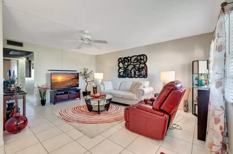 3002 Cornwall A, Boca Raton, FL 33434 photo 4
