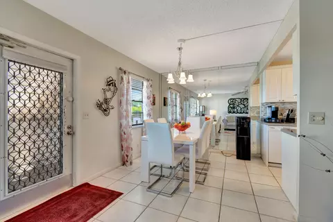 3002 Cornwall A, Boca Raton, FL 33434 photo 8
