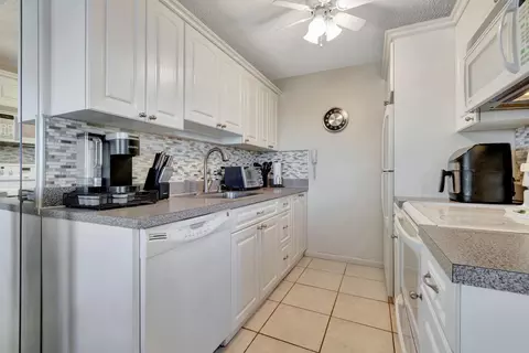 3002 Cornwall A, Boca Raton, FL 33434 photo 9