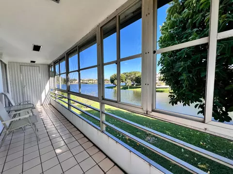 13 Somerset A, West Palm Beach, FL 33417