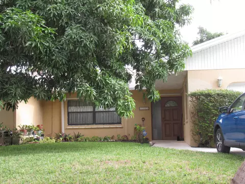 1352 E Woodcrest Rd E, West Palm Beach, FL 33417