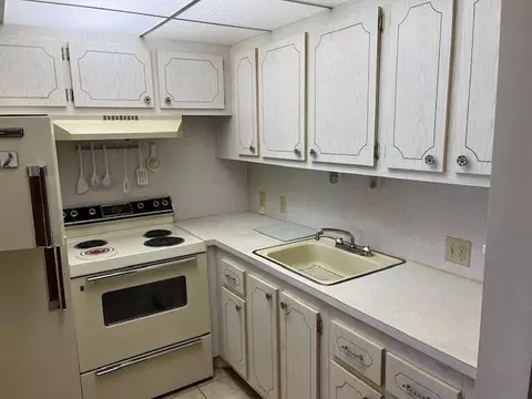 174 Suffolk E #174, Boca Raton, FL 33434 photo 5