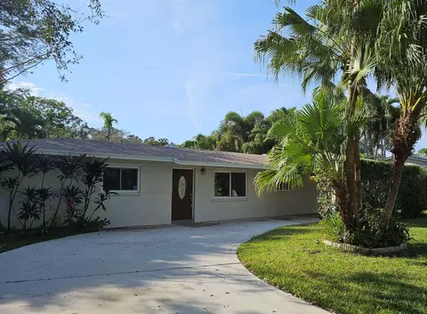 2404 Holly Ln, Palm Beach Gardens, FL 33410