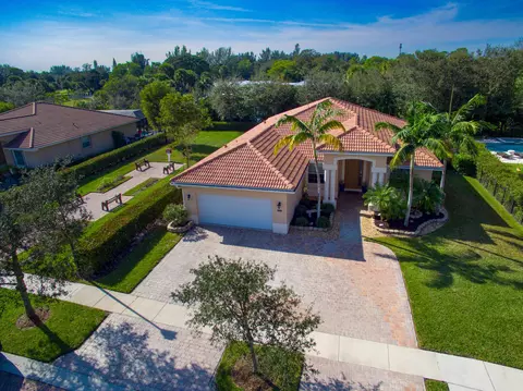 9298 Silent Oak Cir, Wellington, FL 33411