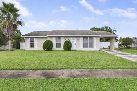 824 SE Corto Ct, Port Saint Lucie, FL 34983