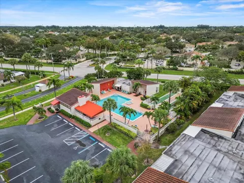 2541 Boundbrook Blvd #101, West Palm Beach, FL 33406
