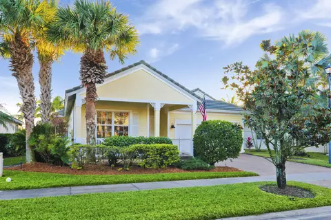 195 NW Willow Grove Ave, Port Saint Lucie, FL 34986