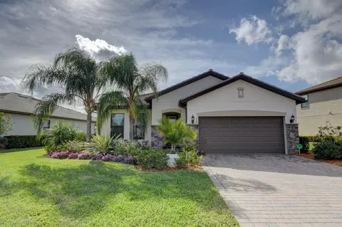 120 SE Courances Dr, Port Saint Lucie, FL 34984