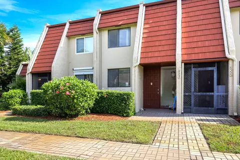 4557 Luxemburg Ct, Lake Worth, FL 33467