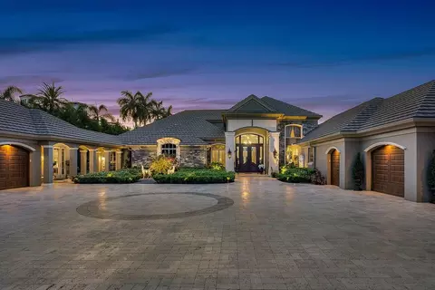 376 Eagle Dr, Jupiter, FL 33477 photo 2