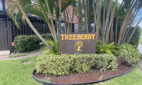4201 NE Turnberry Cir #702, Lake Worth, FL 33467