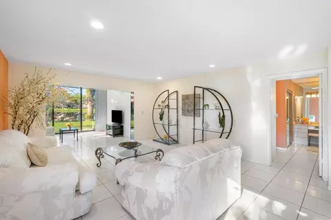 9307 Vista Del Lago #17A, Boca Raton, FL 33428
