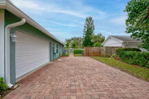 112 Fairview W, Tequesta, FL 33469 photo 3