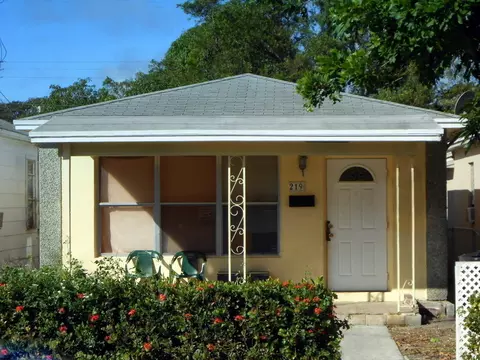 219 S F St, FL 33460