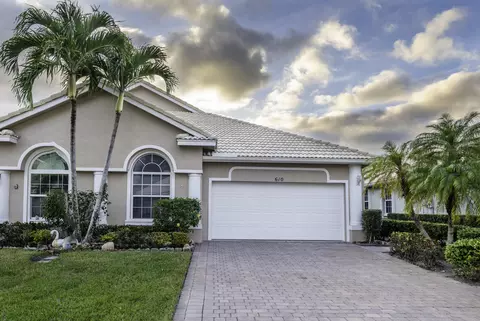 610 NW Red Pine Way, Jensen Beach, FL 34957