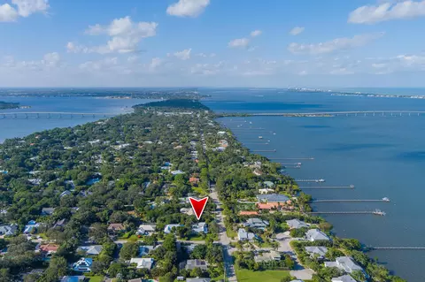 85 S Sewalls Point Rd, Sewalls Point, FL 34996