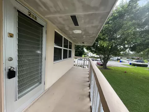 218 Camden I, West Palm Beach, FL 33417