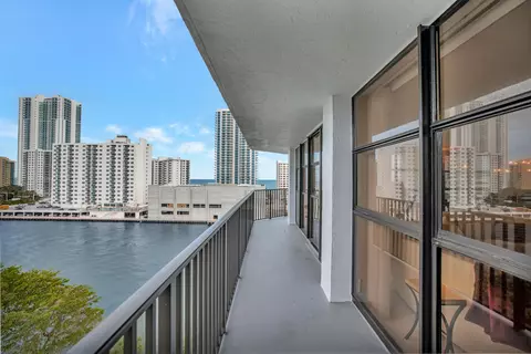 600 Parkview Dr #921, Hallandale Beach, FL 33009
