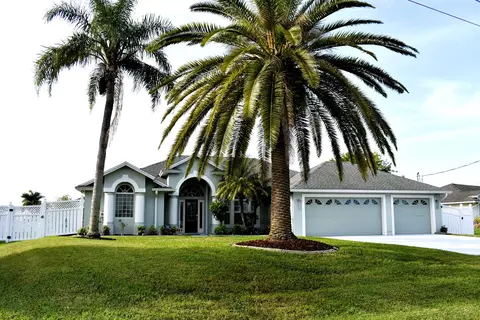 830 SW College Park Rd, Port Saint Lucie, FL 34953