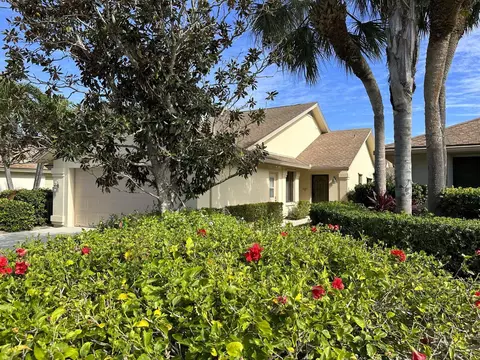 129 Harbourside Cir, Jupiter, FL 33477 photo 2