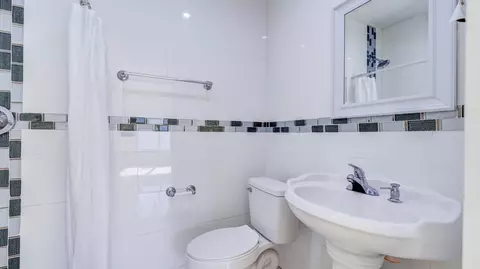 1421 E 9th Ct, Hialeah, FL 33010 photo 22