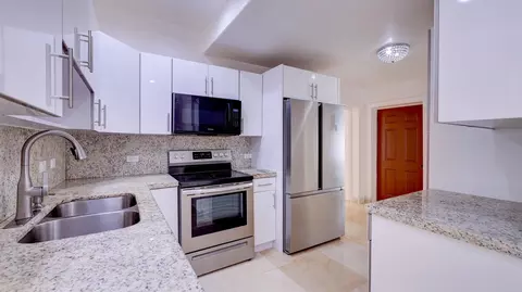 1421 E 9th Ct, Hialeah, FL 33010 photo 18