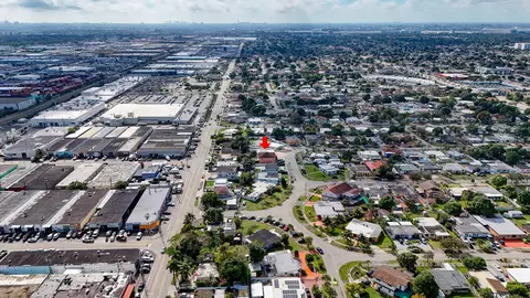 1421 E 9th Ct, Hialeah, FL 33010 photo 37