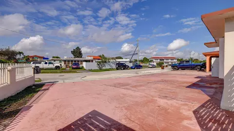 1421 E 9th Ct, Hialeah, FL 33010 photo 8