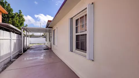 1421 E 9th Ct, Hialeah, FL 33010 photo 4
