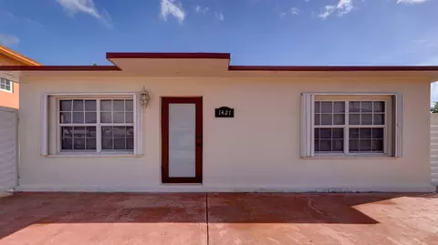 1421 E 9th Ct, Hialeah, FL 33010