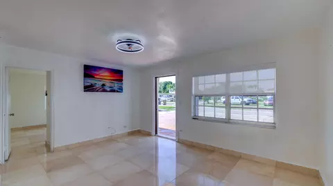 1421 E 9th Ct, Hialeah, FL 33010 photo 11