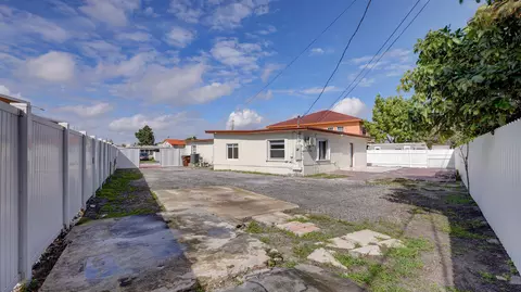 1421 E 9th Ct, Hialeah, FL 33010 photo 6