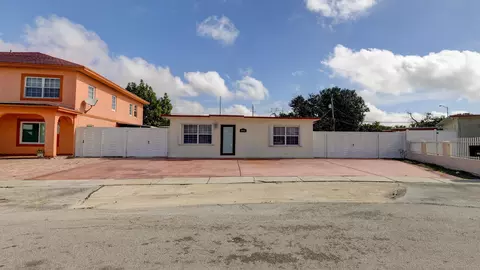 1421 E 9th Ct, Hialeah, FL 33010 photo 3