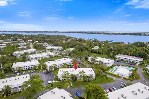 2929 SE Ocean Blvd #J2, Stuart, FL 34996 photo 2