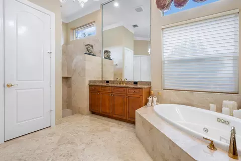 8071 Valhalla Dr, Delray Beach, FL 33446 photo 25