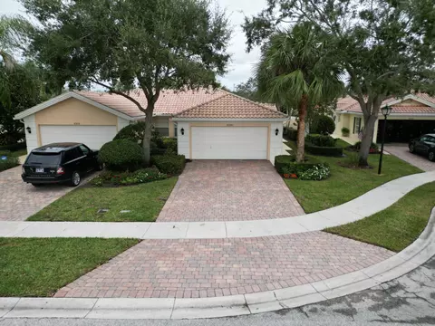 8299 Eleuthera Ln, Wellington, FL 33414