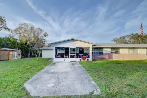702 Sharon Ter, Fort Pierce, FL 34982