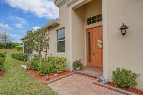 12914 SW Lake Fern Cir, Port Saint Lucie, FL 34987