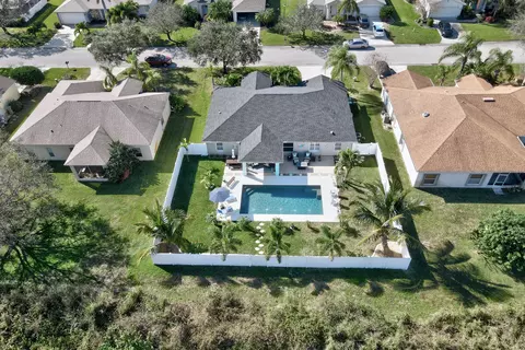 150 36th Ct SW, Vero Beach, FL 32968