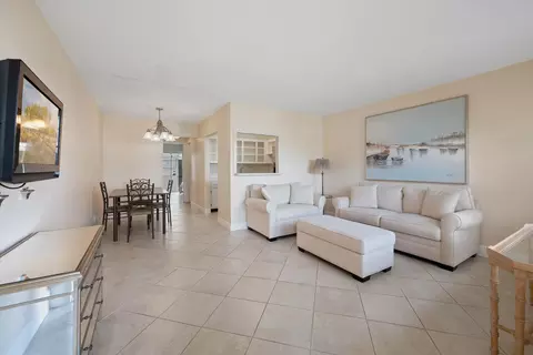 179 Salisbury H, West Palm Beach, FL 33417
