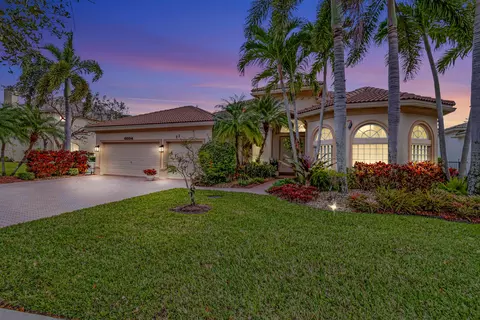 6054 Walnut Hill Dr, Lake Worth, FL 33467