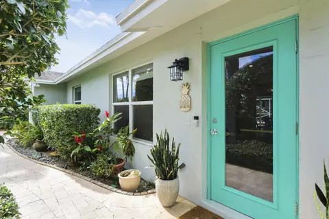 14313 Evelyn Dr, Palm Beach Gardens, FL 33410