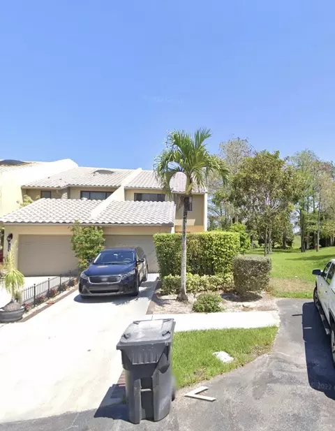 1989 Canterbury Cir, Wellington, FL 33414